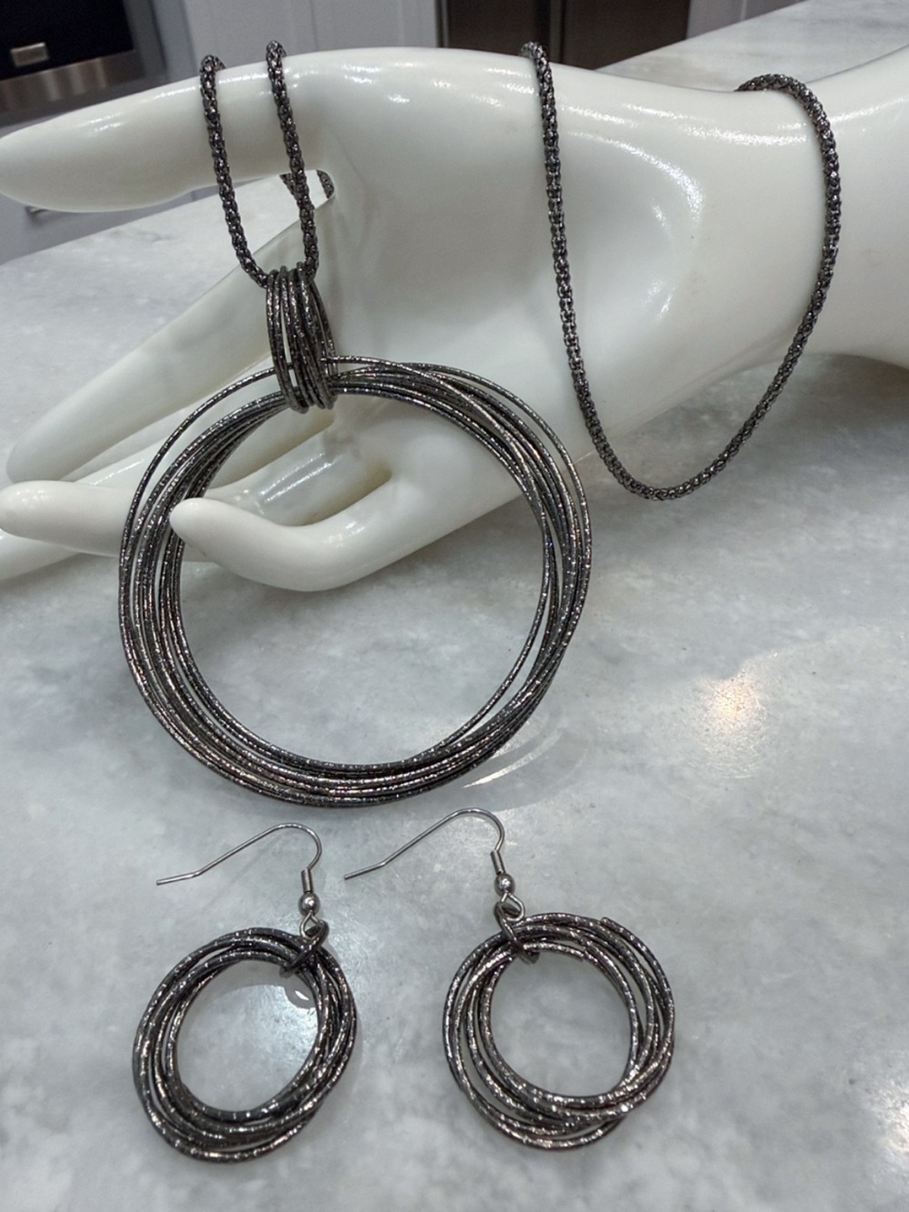 Gunmetal Interlocking Circle Dangle Earrings and Pendant Necklace Set